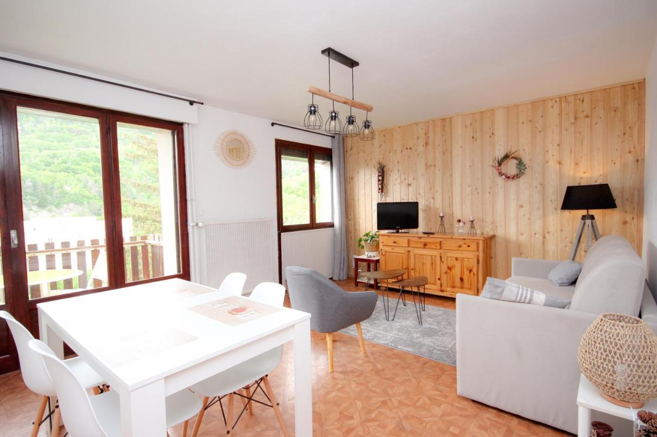 Coquet Appartement Type 2 De 56 M² En Centre Ville Briancon  Exterior photo